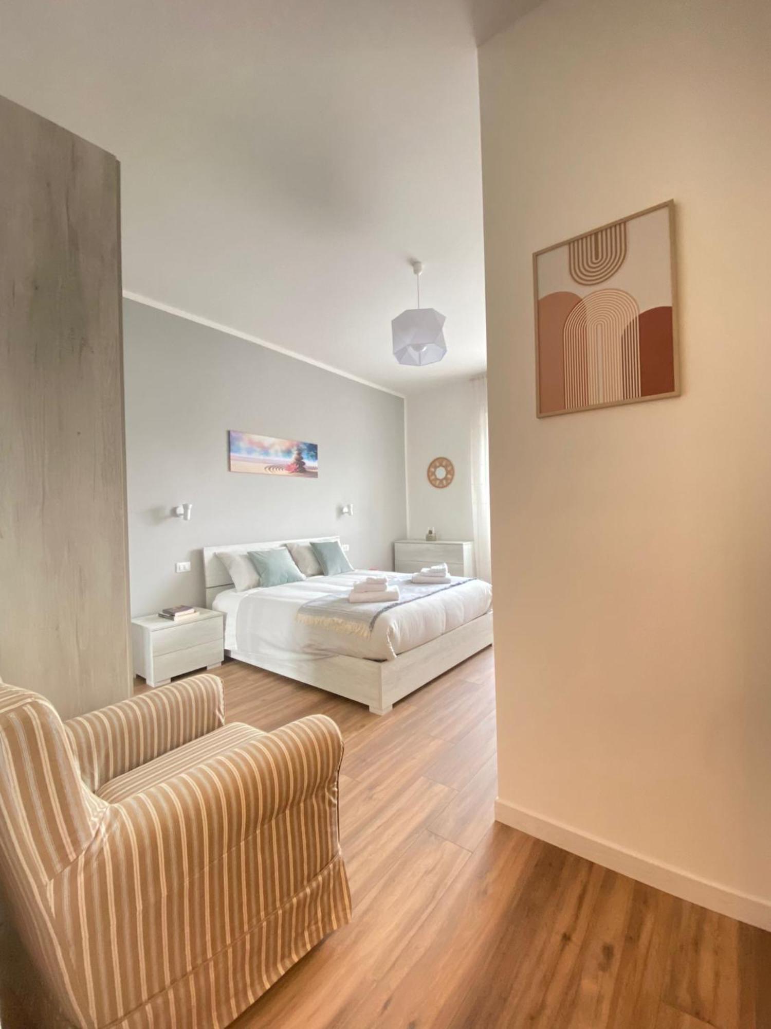 House By Naty Apartment เบรเชีย ภายนอก รูปภาพ